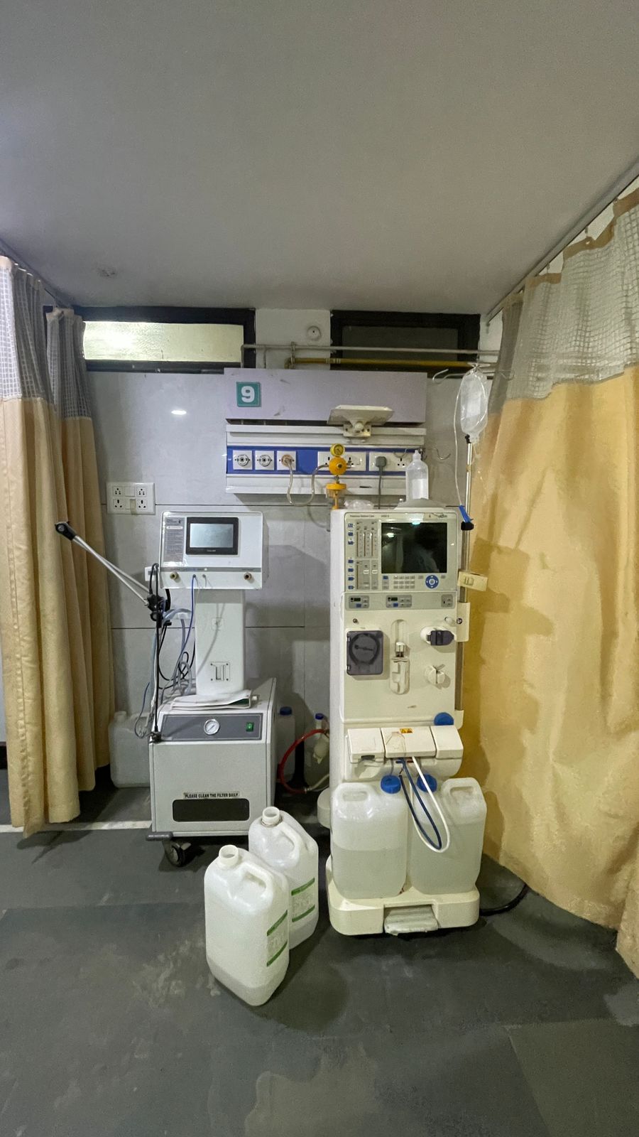 Ventilator & Dialysis